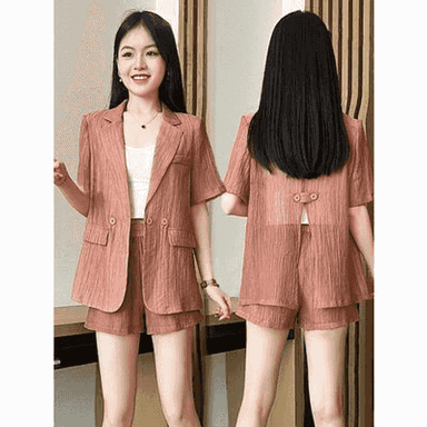 Gyzlar üçin niýetlenen komplekt kostýum + şortik