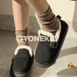  Gyzlar üçin birkenstock aýakgaplary.
