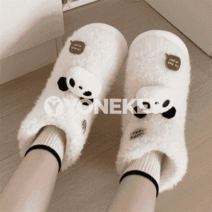 Gyzlar üçin niýetlenen gyş aýakgaplary.